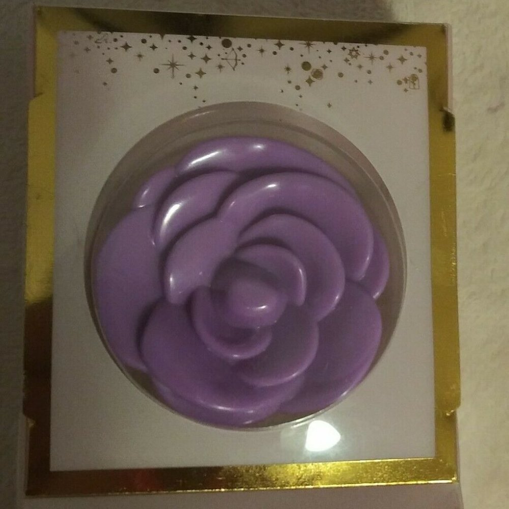 DISNEY PRINCESS BERRY FLAVORED LIP BALM ROSE PURPLE GIFT